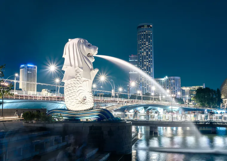 The Merlion fountain at Marina Bay, Singapore, at night